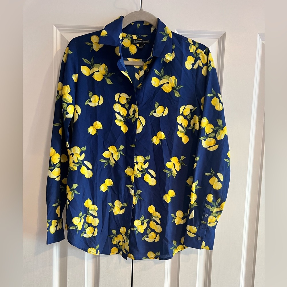 Banana Republic Lemon long sleeve blouse size xs